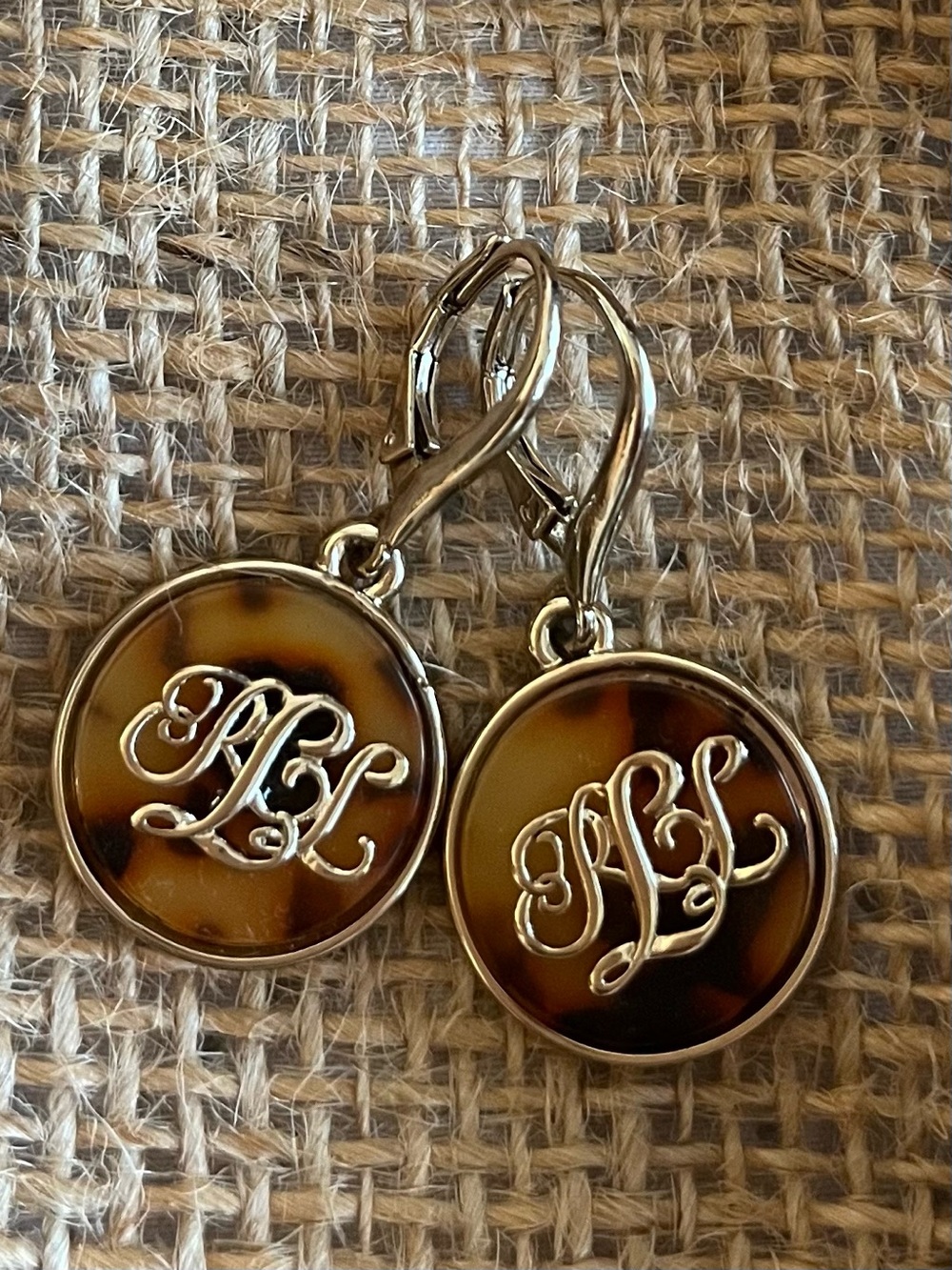 NWOT Lauren Ralph Lauren
Tortoise-Look Logo Charm Hoop Earrings